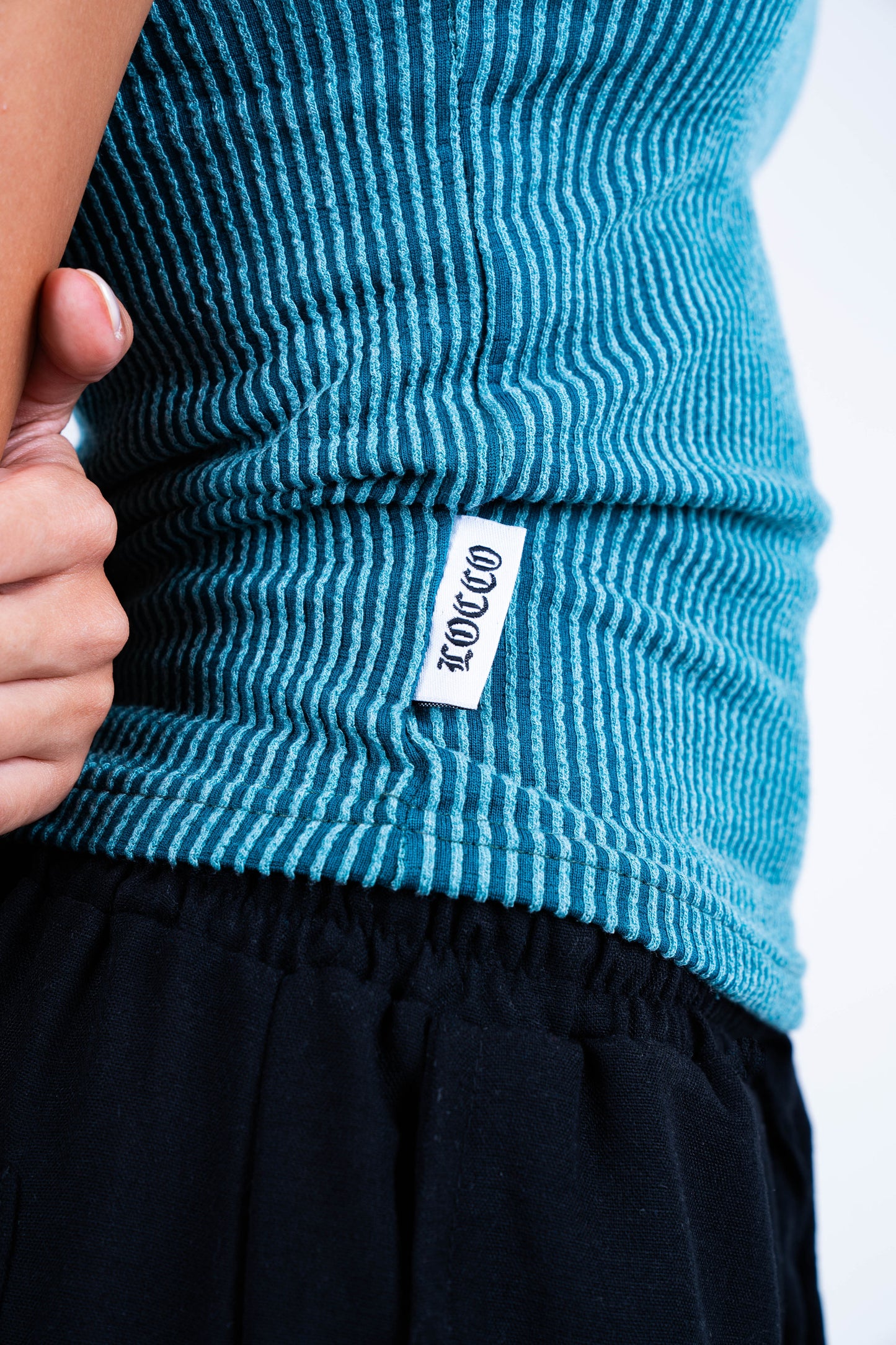 Turquoise Ribbed Wave Tank