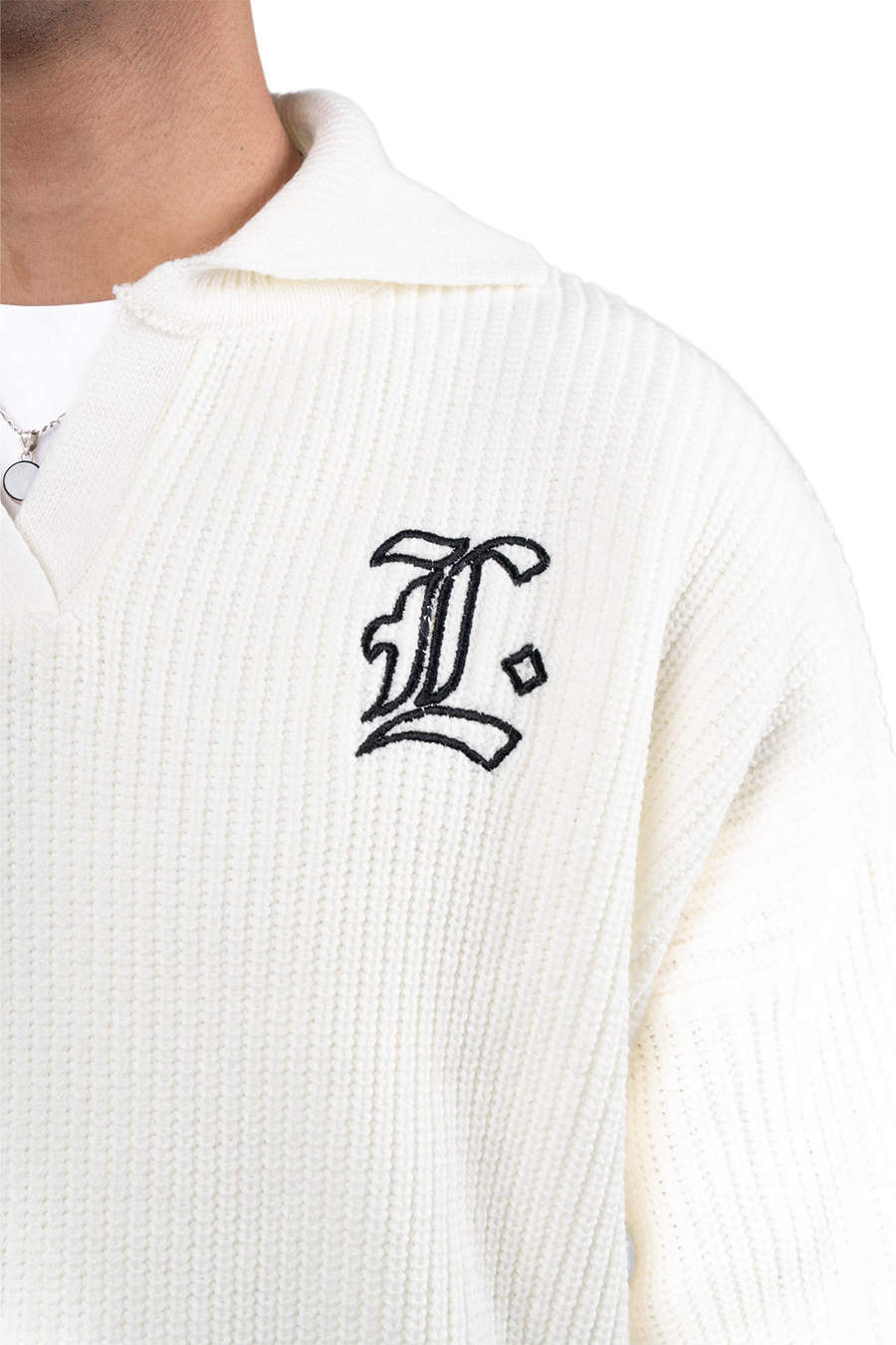 WHITE KNITTED SWEATER